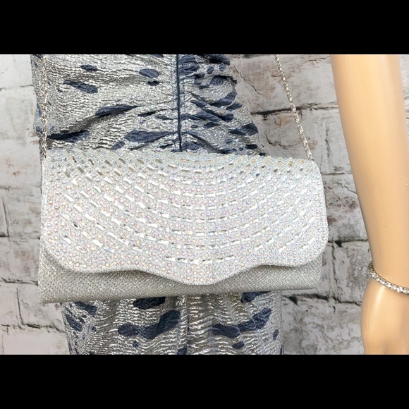 d’Margeaux Stunning Silver Clutch with Chain Strap - Picture 3 of 7